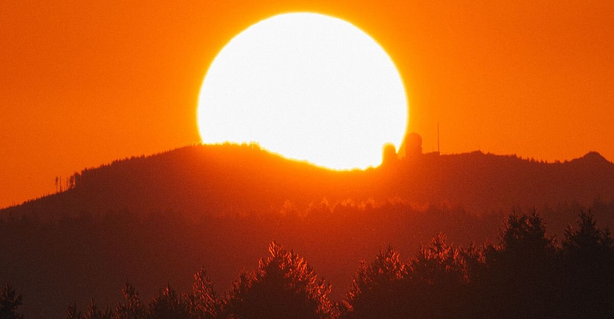 Polizei warnt vor tief stehender Sonne: Unfälle passieren, wenn Fahrer geblendet werden