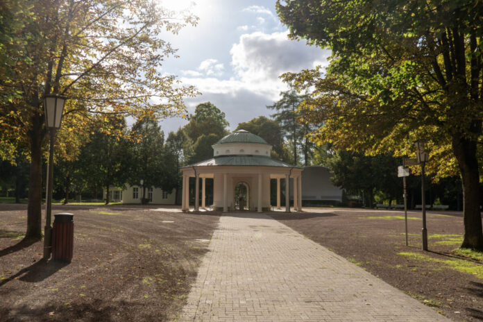 068 Historischer Kurpark in Bad Meinberg ist wieder geöffnet