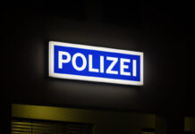 Auto überschlägt sich in Detmold-Hiddesen: 18-Jähriger schwer verletzt
