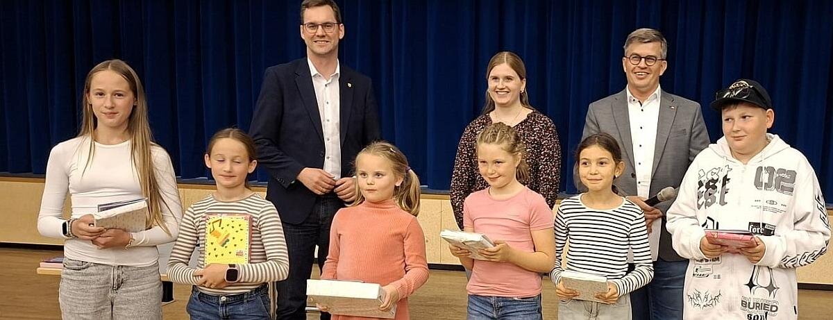 Sommerleseclub 2026: Lage liest sich mit 418 Büchern neun Meter nach vorn