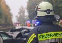 Tödlicher Unfall auf B1 bei Horn-Bad Meinberg: 30-jährige Detmolderin stirbt bei Kollision
