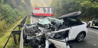 Frontalzusammenstoß auf B1 bei Schlangen: Autofahrer schwer verletzt