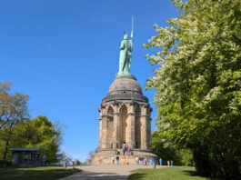 Demokratiefest in Detmold: Tag der deutschen Einheit am Hermann