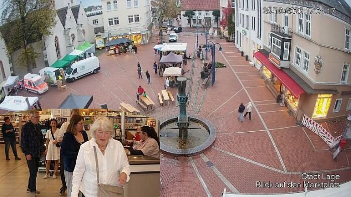 Herbstgefühle mit nassen Füßen in Lage