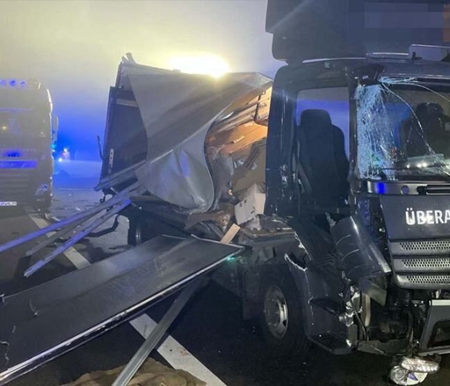 Bad Salzuflen: Kollision zwischen drei Lkw