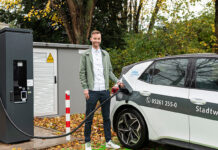 Lemgo: Stadtwerke stellen Ladesäulen auf neues System um