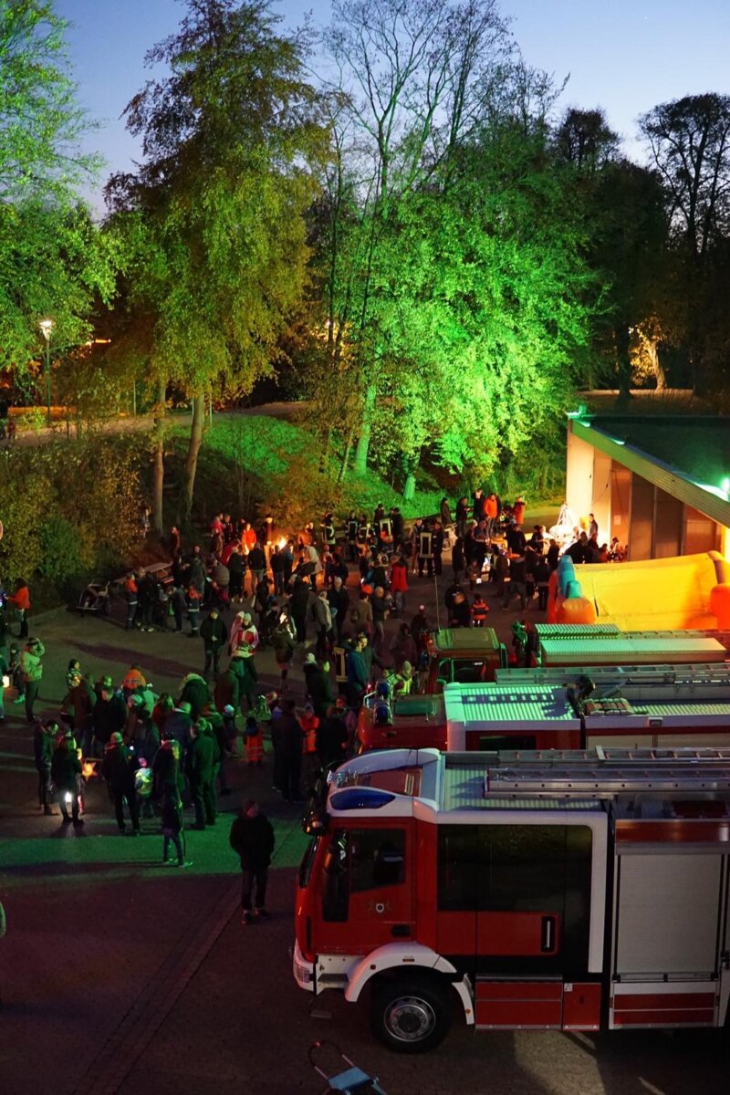 Feuerwehr veranstaltet in Lemgo das traditionelle Laternenfest