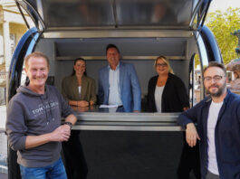 Detmold: Neuer Pop-up-Verkaufsanhänger für Wochenmarkt
