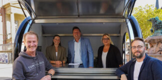 Detmold: Neuer Pop-up-Verkaufsanhänger für Wochenmarkt