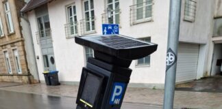 Unfallflucht in Lemgo: Parkscheinautomat an Stiftstraße umgefahren