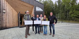 Klimaerlebniswelt Oerlinghausen: Spendenübergabe für guten Zweck