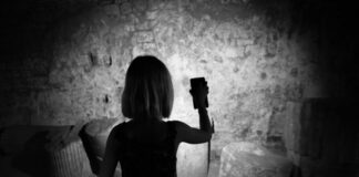 Lemgo: Taschenlampenführungen zu Halloween im Schloss Brake